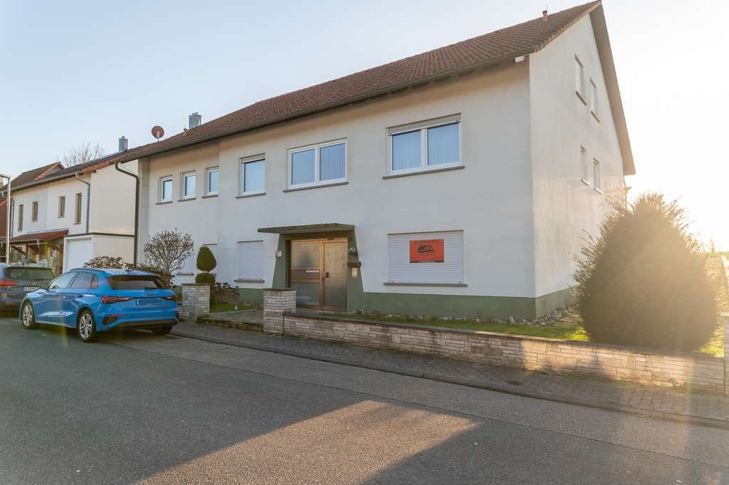 Immobilie in Kraichtal - Großzügiges Mehrgenerationen- oder Einfamilienhaus  mit Wintergarten und unvergleichbarem Ausblick - Bild 3