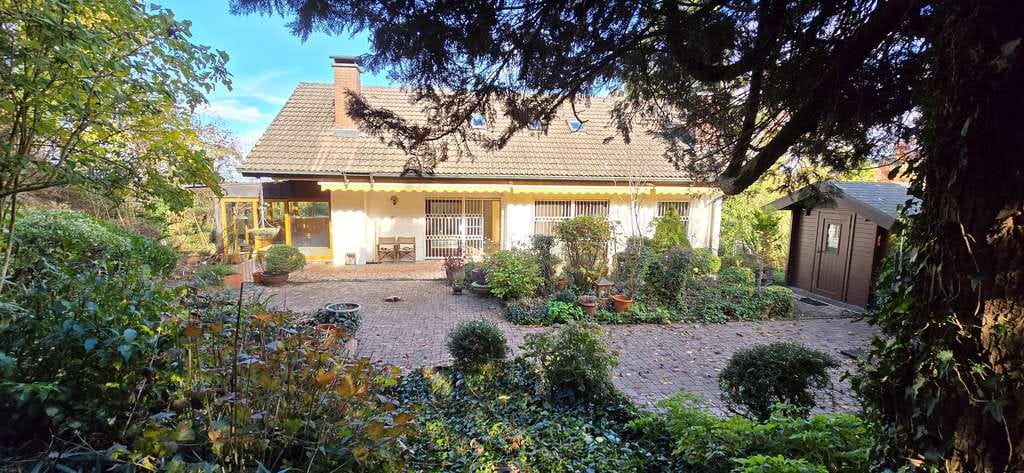 Immobilie in Ballrechten-Dottingen - Einfamilienhaus (Elw mögl.) in begehrter Lage mit traumhaftem uneinsehbarem Grundstück - Bild 4