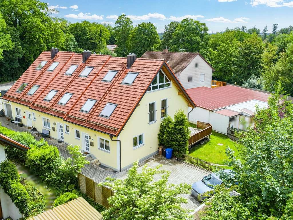 Immobilie in Schöngeising - Charmantes Reiheneckhaus in Top Lage in Grafrath - Bild 0