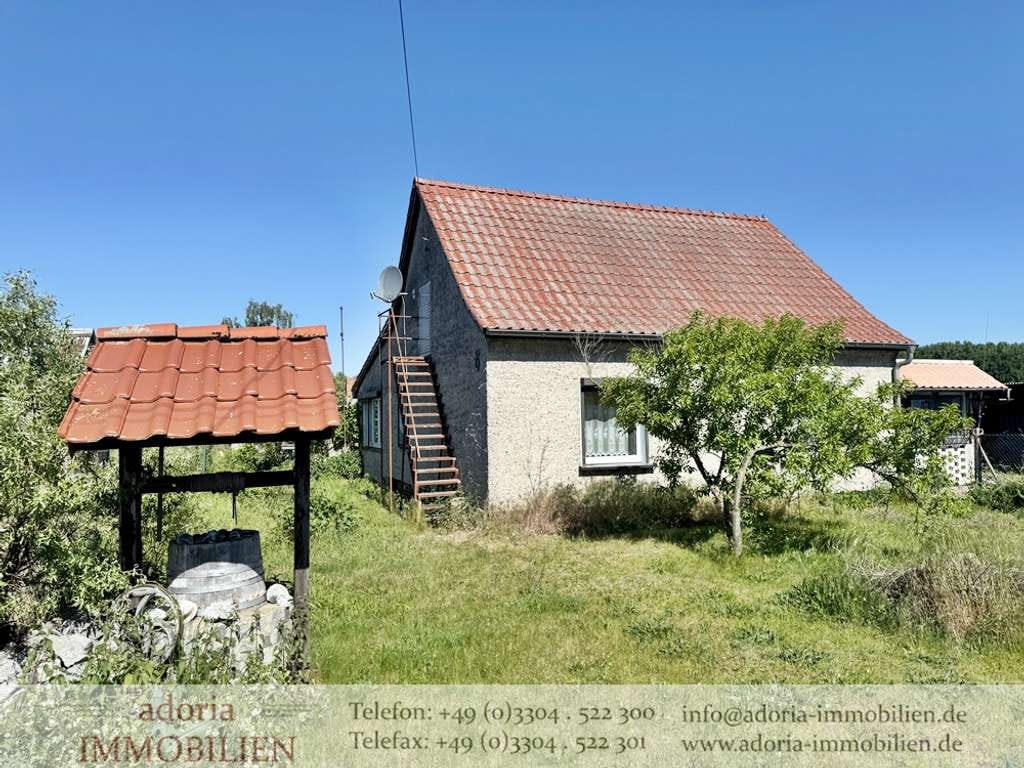 Immobilie in Kremmen - Sanierungsbedürftiges Wohnhaus und diverse Nebengebäude auf großem Grundstück * Außenbereich * Ruhe - Bild 0