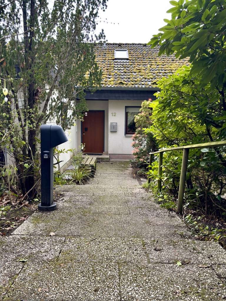 Immobilie in Rösrath - Einfamilienhaus mit Einliegerwohnung
in Rösrath, 
großes Grundstück & enormes Potenzial - Bild 1