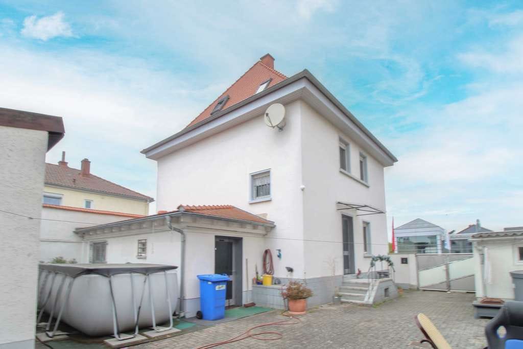 Immobilie in Haßloch - Greifen Sie zu! Gepflegtes Einfamilienhaus samt Garten, Garage und 2 Freistellplätzen in Haßloch - Bild 2