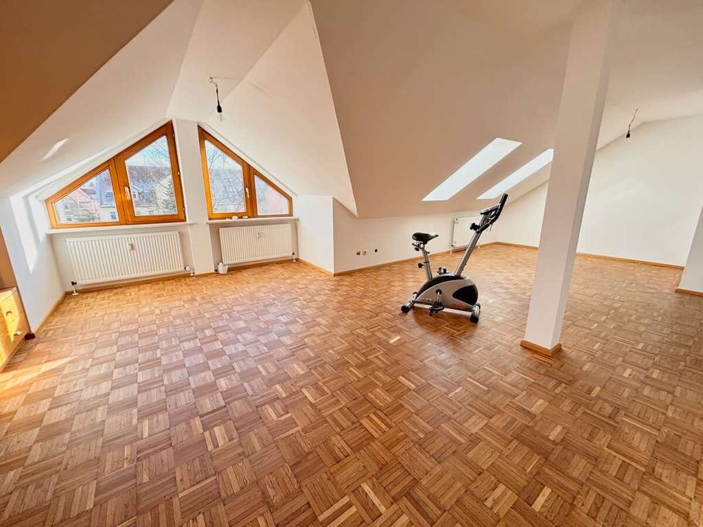 Immobilie in Nittendorf - Großzügige 4 Zimmer Wohnung - Bild 3