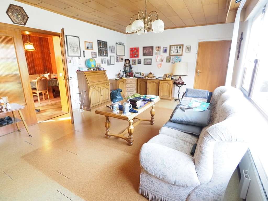 Immobilie in Ransbach-Baumbach - Attraktives Zweifamilienhaus mit ansprechender Grundstücksfläche - Bild 4