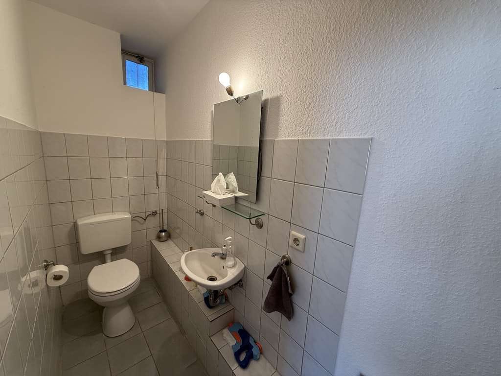 Immobilie in Neuwied - *** Viel Platz für Ihre Leidenschaft – Wohnen mit Werkstatt, Scheune und Rheinblick *** - Bild 2