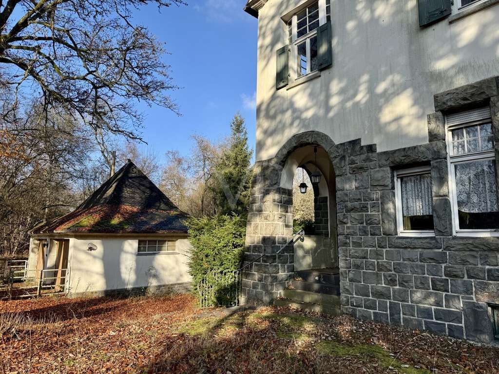 Immobilie in Wiehl - Traumhafte Jugendstilvilla mit Bauland in Wiehl - Bild 4