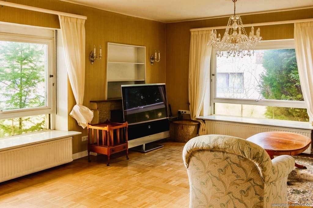 Immobilie in Merchweiler - Tolles Einfamilienhaus mit gehobener Ausstattung und großem Grundstück. - Bild 2