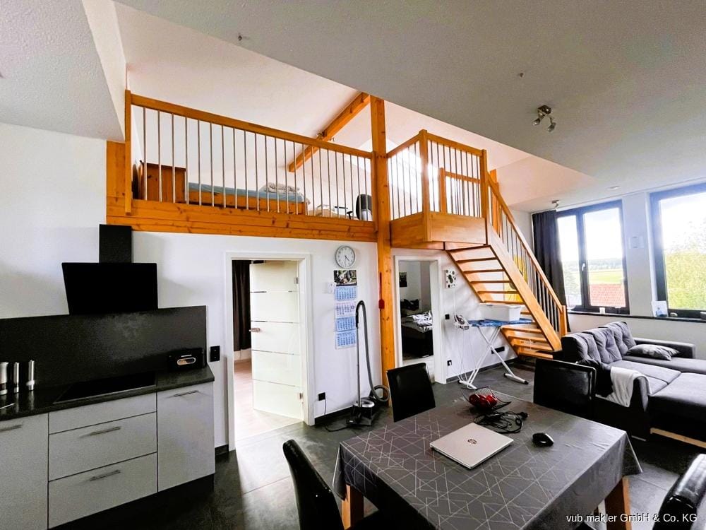 Immobilie in Pullenreuth - Loftwohnung mit Balkon und Galerie in ehemaliger Schule - modern und nachhaltig saniert - Bild 0
