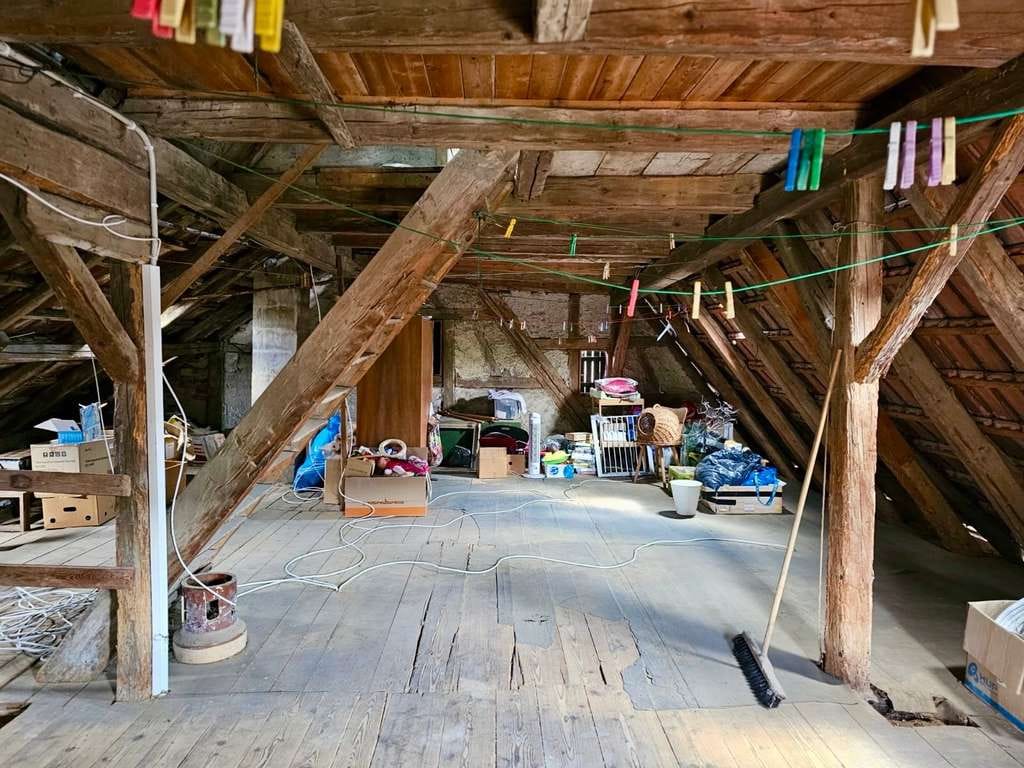 Immobilie in Haiterbach - Ein Haus + ein Bauplatz = zwei Grundstücke - Bild 1