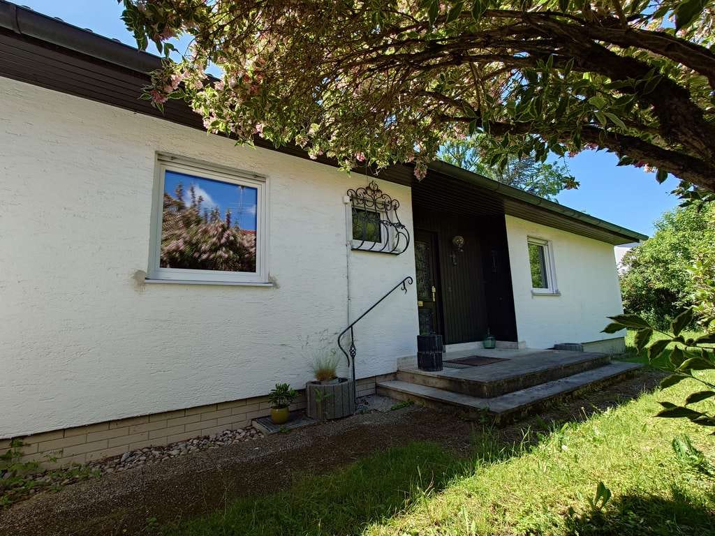Immobilie in Windach - ★ Attraktiver Bungalow - Grdstck mit 995 m²  ★ - Bild 1