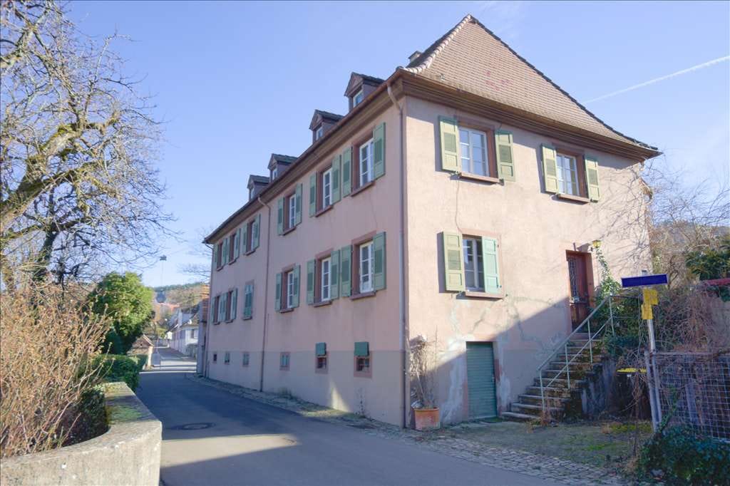 Immobilie in Staufen im Breisgau - Denkmalgeschütztes Doppelhaus in zentraler Lage mit großem Potenzial - Bild 0