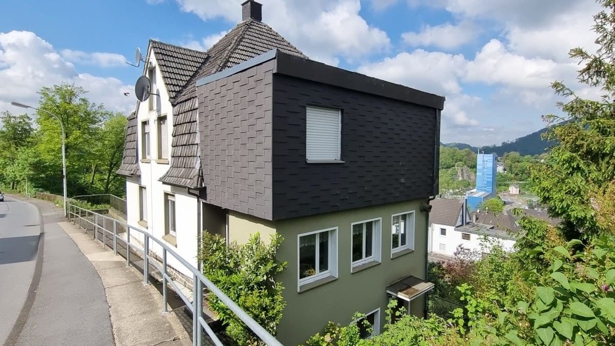 Immobilie in Werdohl - Dreifamilienhaus als Kapitalanlage oder zur Selbstnutzung - Bild 2