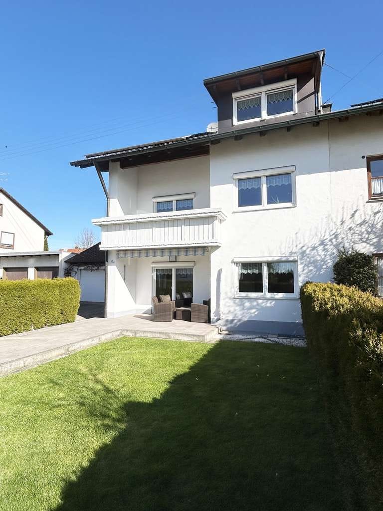 Immobilie in Kammlach - Charmantes Doppelhaus mit Garage, Terrasse & Einbauküche in Kammlach - Bild 0