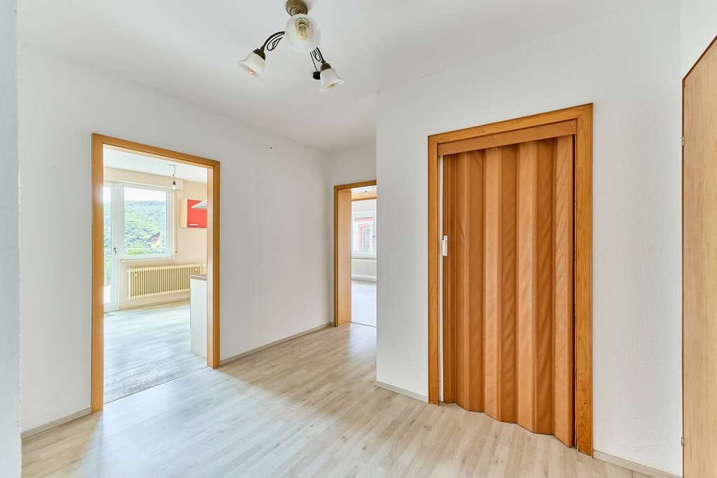 Immobilie in Rüdesheim am Rhein - Gepflegtes Dreifamilienhaus mit Doppelgarage und Panoramablick im Rheingau - Bild 4