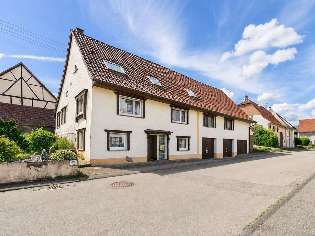 Immobilie in Oberndorf am Neckar - Viel Platz, großer Garten und zahlreiche Möglichkeiten
Ihr neues Zuhause in Bochingen - Bild 0