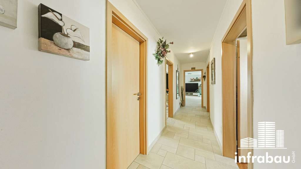 Immobilie in Langweid am Lech - Attraktives Dreifamilienhaus in Stettenhofen – ideal für Kapitalanleger & Eigennutzer - Bild 1