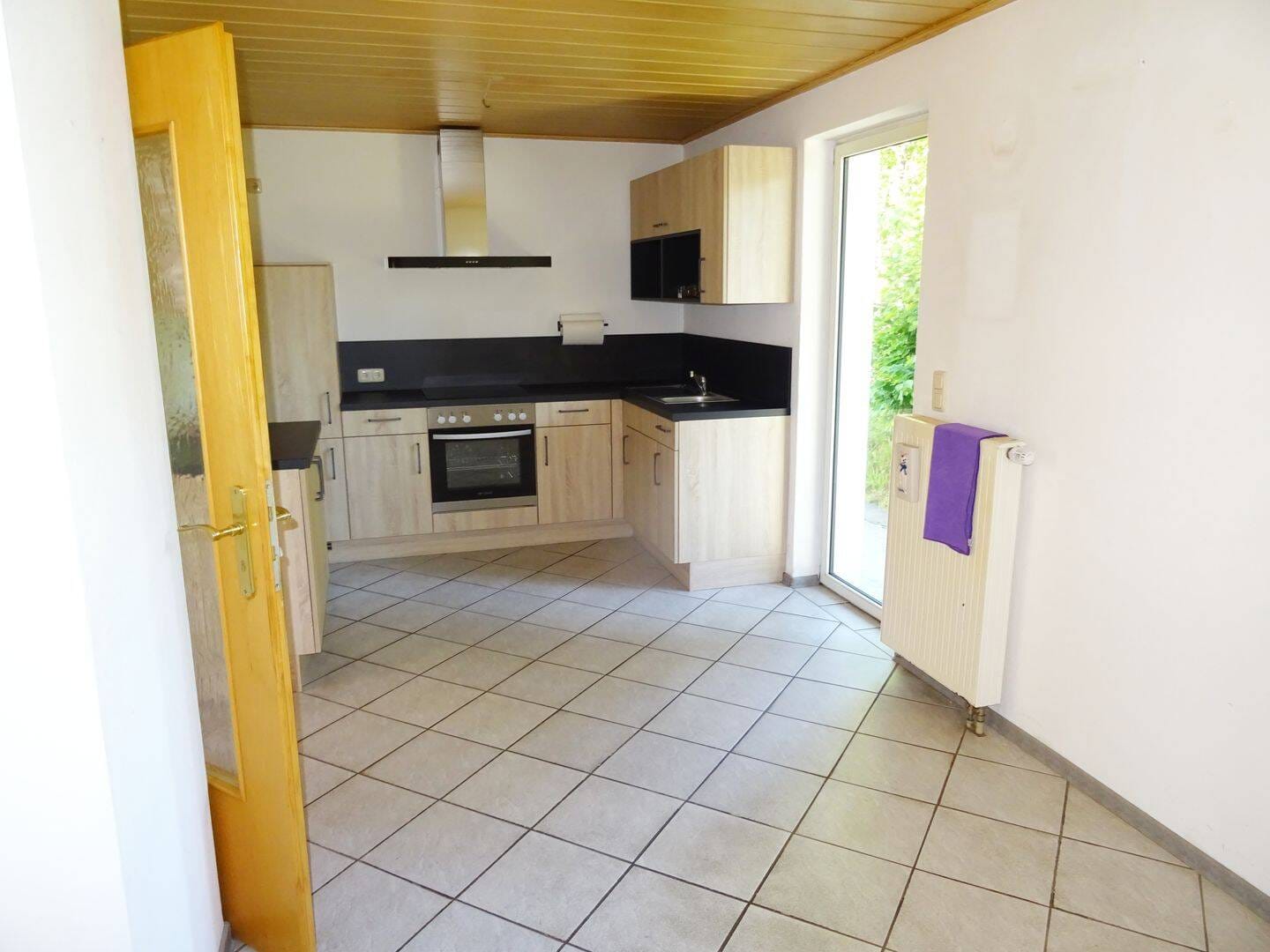 Immobilie in Mitterfels - „Ein Ort zum Ankommen – mit sonniger Terrasse, zwei Balkonen und Einbauküche“  - Bild 4