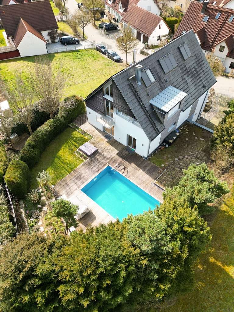 Immobilie in Hettenshausen - Moderne Architektenvilla mit Swimmingpool - Bild 0