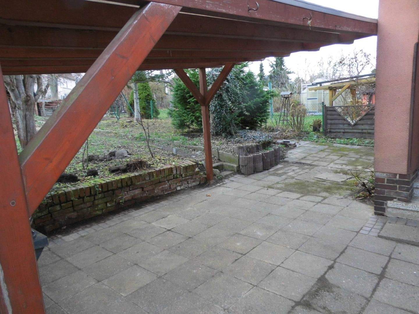 Immobilie in Werdau - Einfamilienhaus (DHH) mit Zufahrt, Carport und Hausgarten in beliebter Wohnlage von Werdau zu verkaufen! - Bild 3