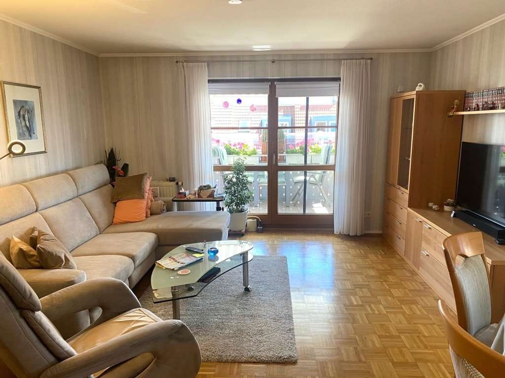 Immobilie in Meckenbeuren - Willkommen, zu Hause! Schöne 3-Zimmerwohnung 
mit Garage + Außenstellplatz in Meckenbeuren - Bild 2