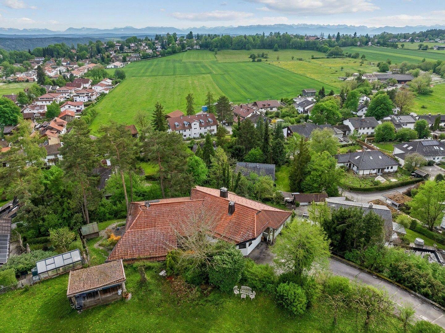 Immobilie in Schäftlarn - Großzügiges Wohnen mit unverbaubarem Alpenblick - Bild 0