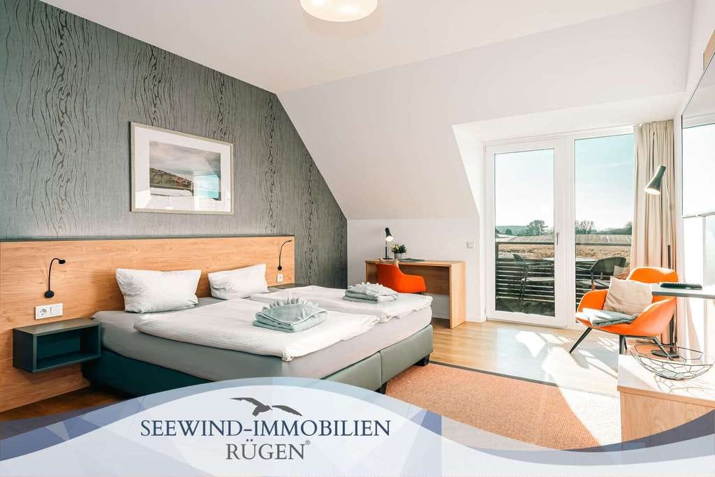 Immobilie in Putbus - Ferienwohnung mit Blick in die Natur und auf den Wreecher See in Putbus auf der Insel Rügen - Bild 0
