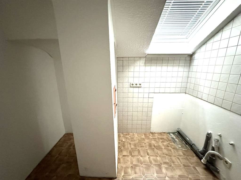 Immobilie in Esslingen am Neckar - 2-Zimmer-DG-Wohnung in Esslingen-Sulzgries - Bild 2