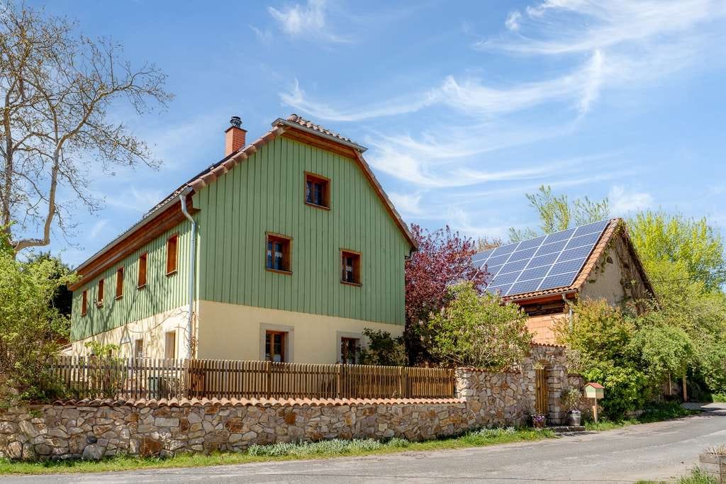 Immobilie in Käbschütztal - Familienidylle mit Fachwerkromantik, Bauerngarten und nachhaltiger Energetik - Landglück pur! - Bild 0