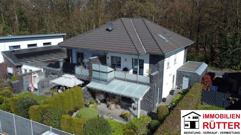 Immobilie in Bedburg-Hau - Bedburg-Hau, ETW im OG u. DG, ca. 94 m² Wfl., Balkon, KFZ-Stellplatz, insges. neuwertiger Zustand! - Bild 1