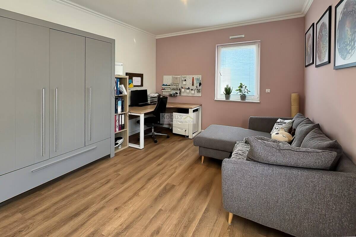 Immobilie in Wrestedt - Neuwertiger Bungalow (Bj. 2021) - 135 m², Wärmepumpe, PV-Anlage, 2 Terrassen, Eigentumsgrundstück - Bild 4