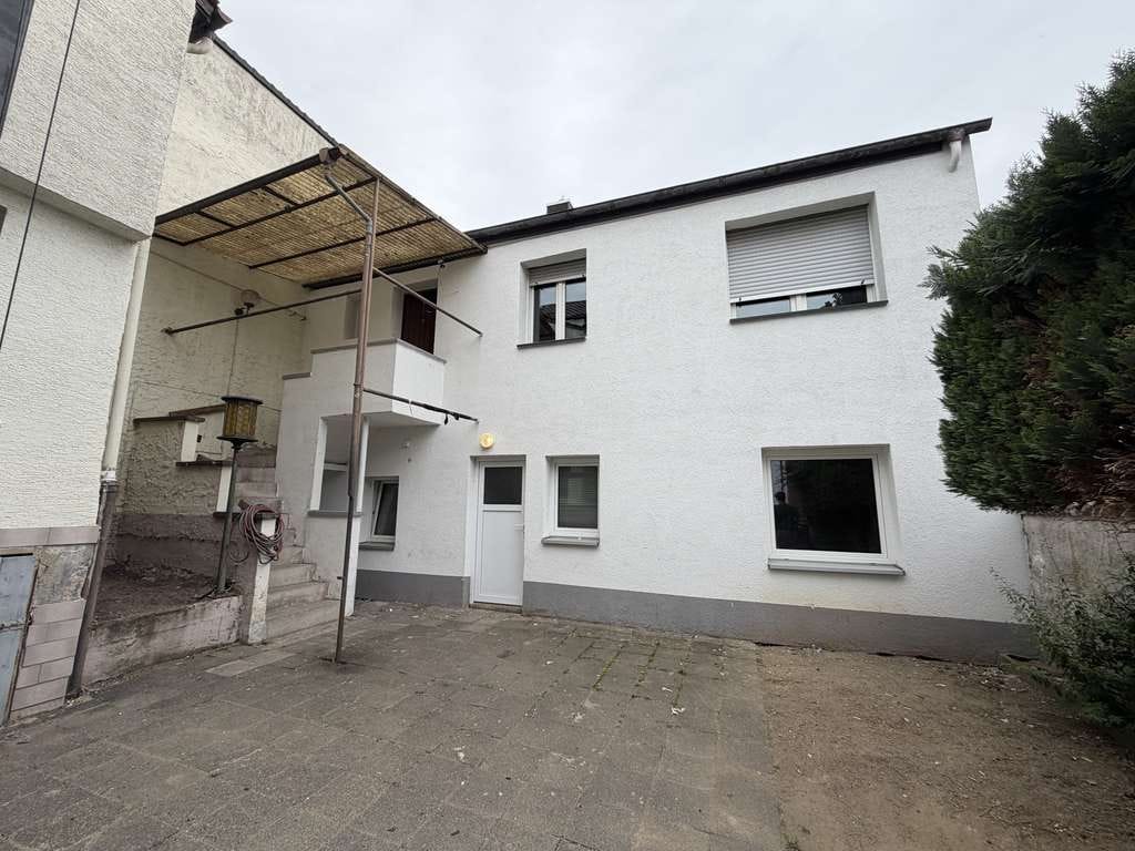 Immobilie in Egelsbach - MFH - 2-Häuser auf einem Grundstück in Egelsbach - Ideal für Kapitalanleger & Familien. Leerstehend! - Bild 1