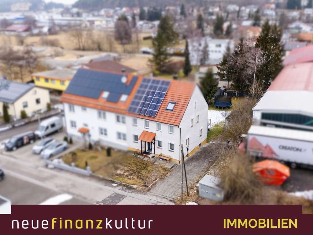 Immobilie in Münsingen - Traumhafte, sanierte Doppelhaushälfte mit großem Grundstück in Münsingen - Bild 0