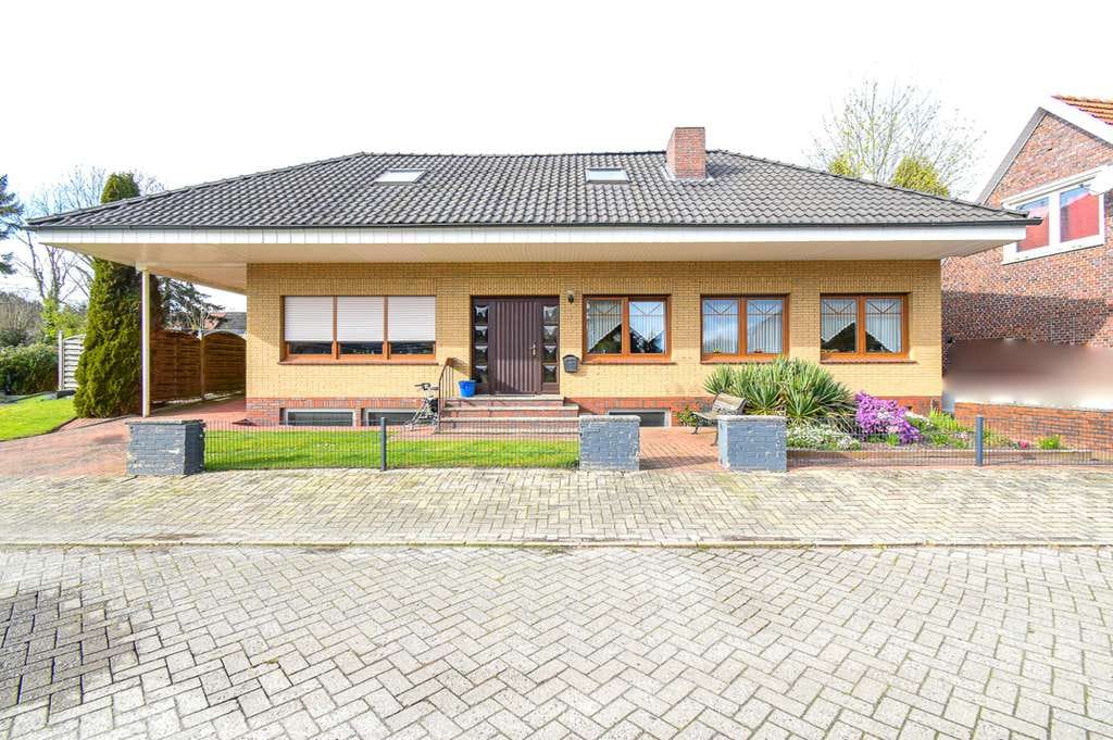 Immobilie in Rhauderfehn - *** Einfamilienhaus im Ortskern **** - Bild 0
