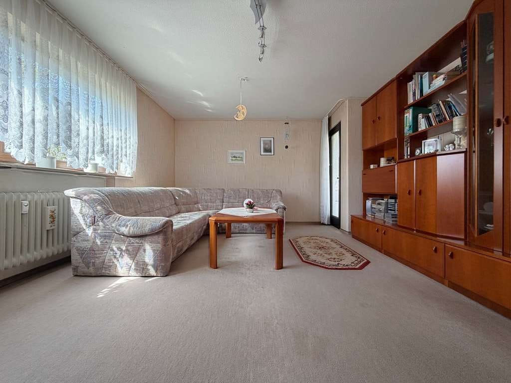 Immobilie in Rietheim-Weilheim - Gute Kapitalanlage zum TOP-Preis. Sicher seit
30 Jahren vermietet. 2 Zimmer auf 56 m². Plus
Garage - Bild 0