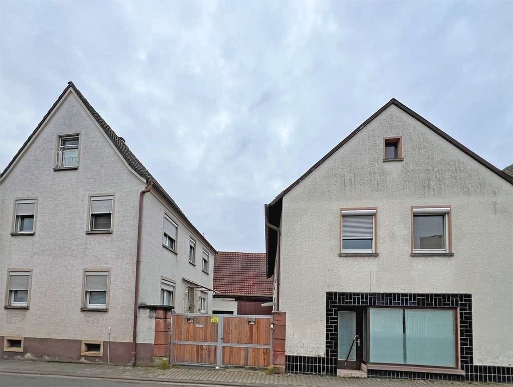 Immobilie in Sippersfeld - POCHERT IMMOBILIEN - Idyllisches Anwesen in Sippersfeld: 2 Wohnhäuser mit Scheune und Grünland  - Bild 0
