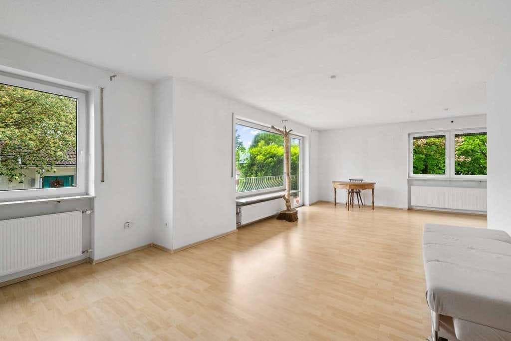 Immobilie in Dalheim - Mehrfamilienhaus in guter Ortslage von Dahlheim zu verkaufen - Bild 2