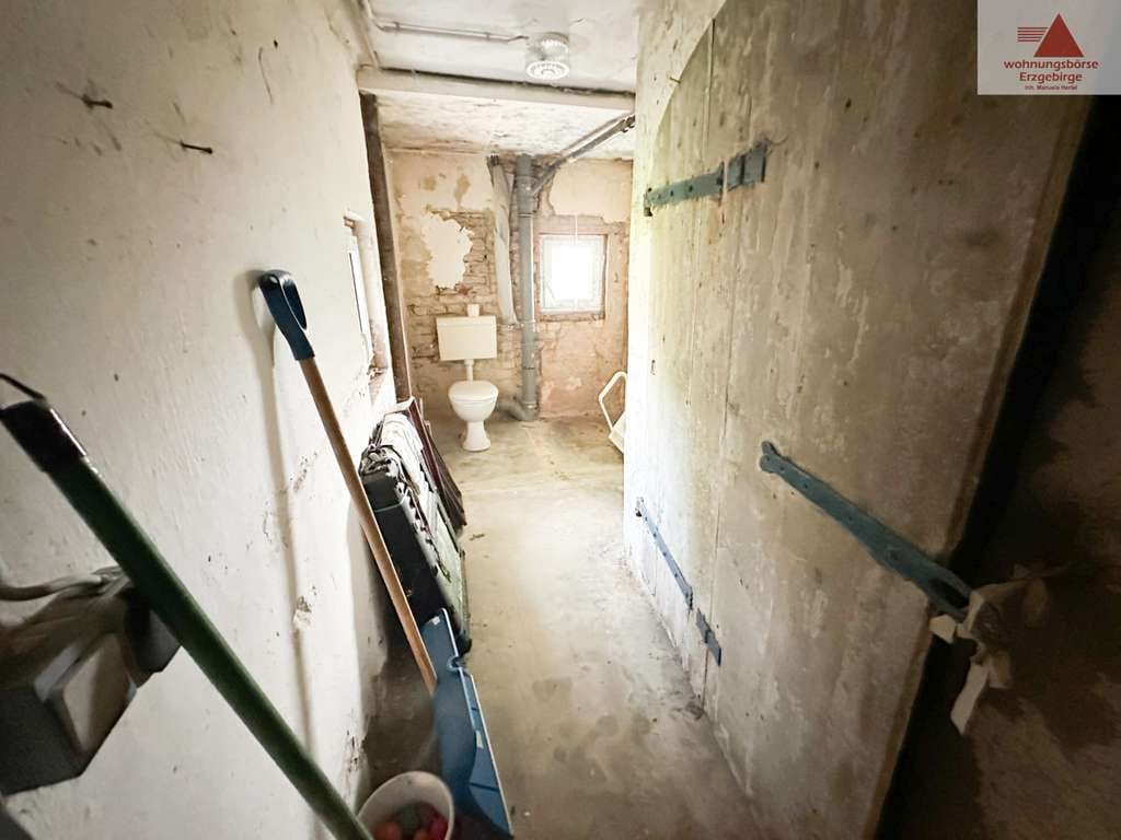 Immobilie in Zwönitz - Einfamilienhaus/Zweifamilienhaus in Zwönitz zum Sanierungen: 150 m² Wohnfläche & 550 m² Grundstück - Bild 4