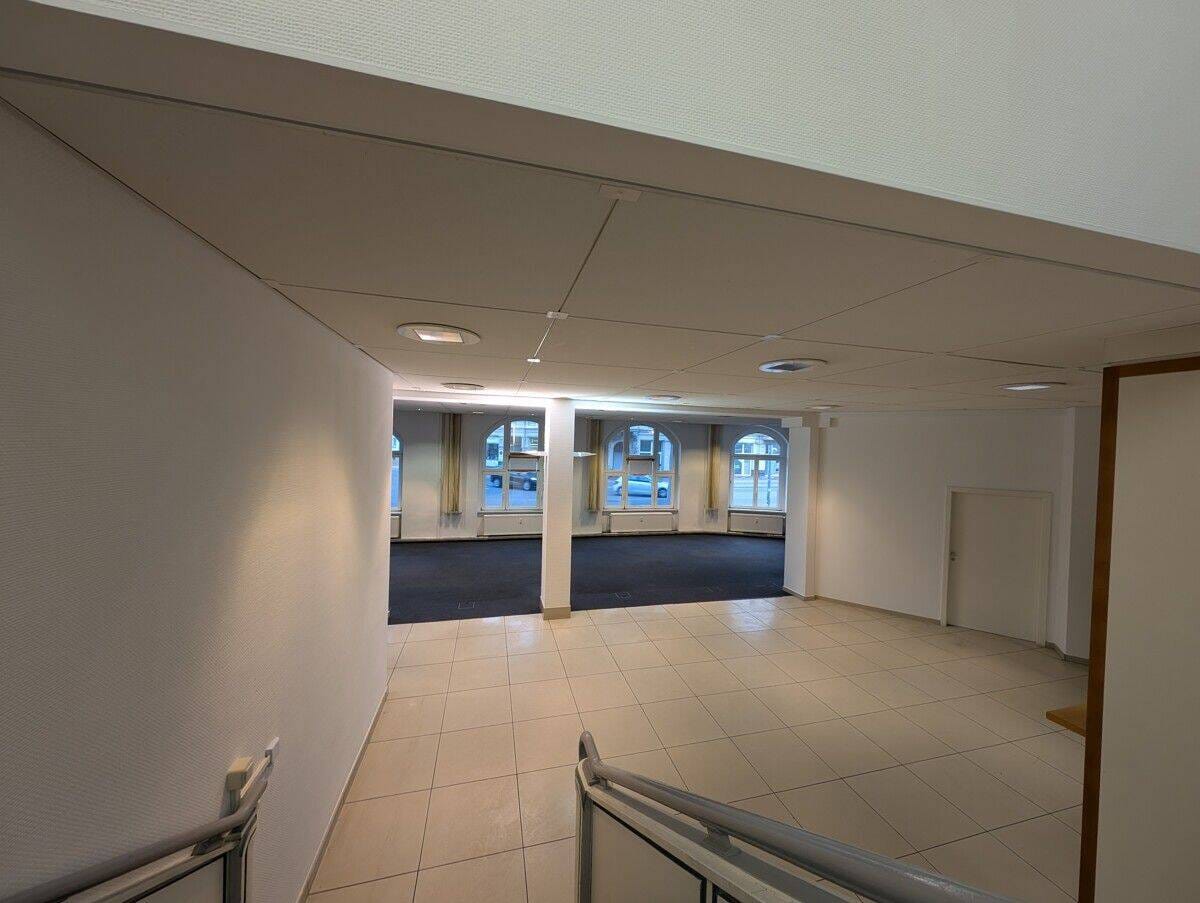Immobilie in Bitterfeld-Wolfen - Attraktives Investment: Wohnhaus mit Gewerbeflächen - Bild 1