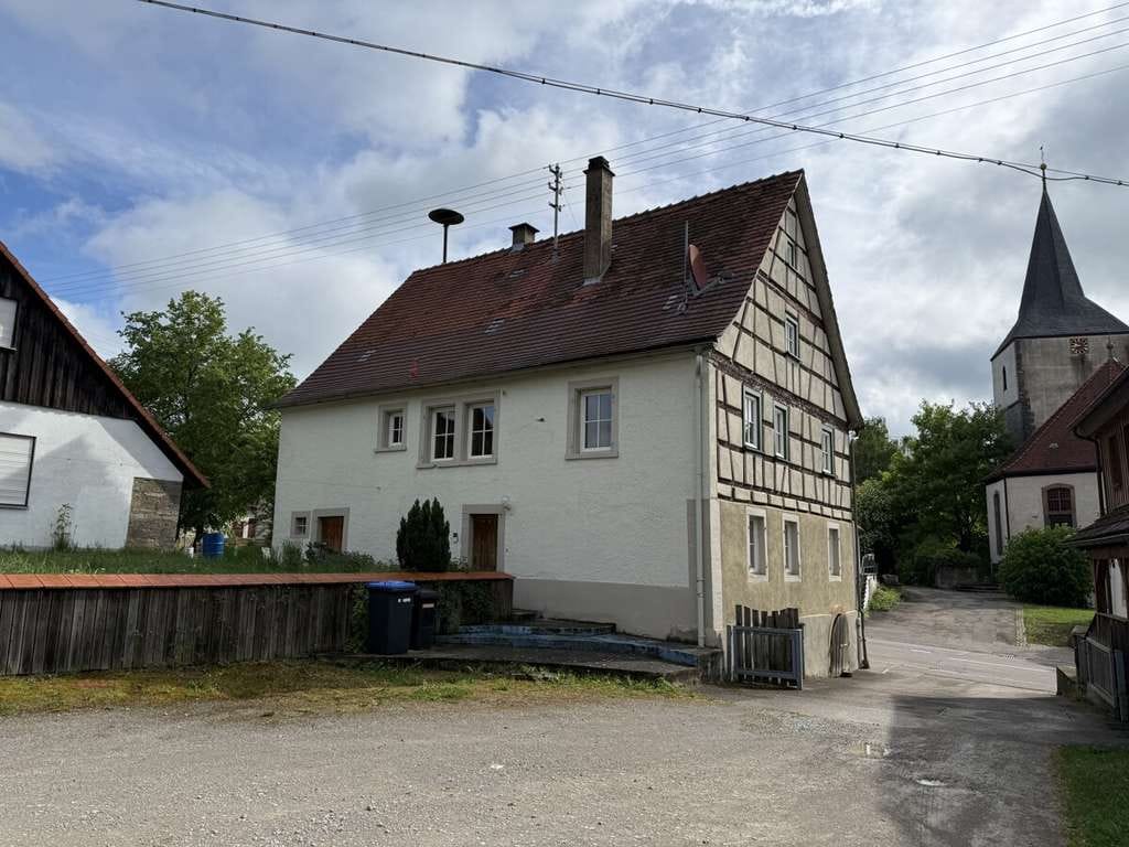 Immobilie in Schrozberg - Charmantes Fachwerkhaus - Erstbezug nach Komplettsanierung - Bild 3
