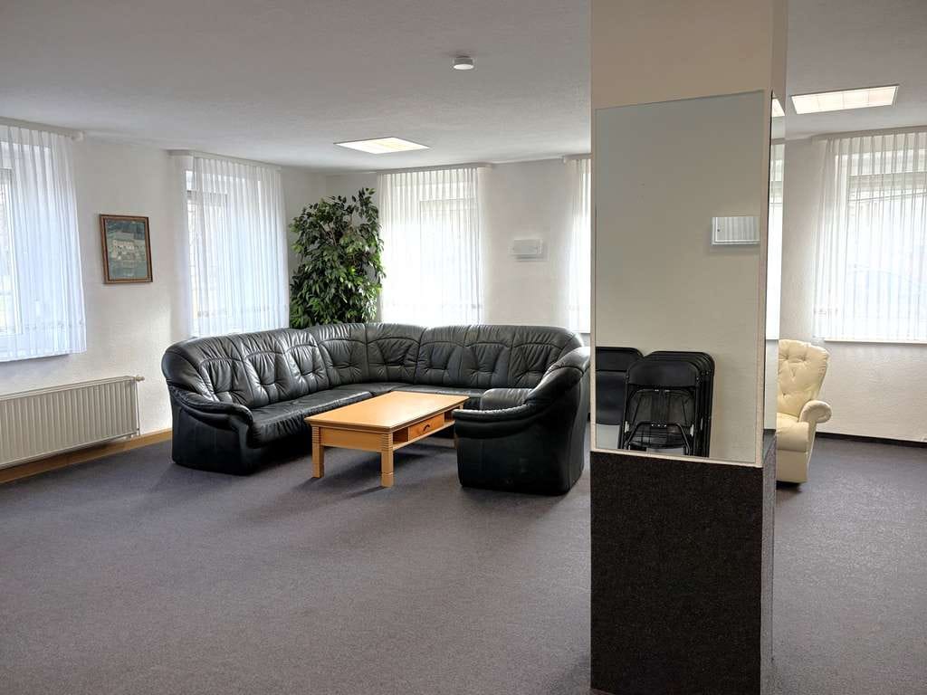 Immobilie in Lützen - Vielseitiges Objekt mit ca. 700m² Innenfläche + zahlreiche PKW-Stellplätzen auf 1.192m² Grund - Bild 4
