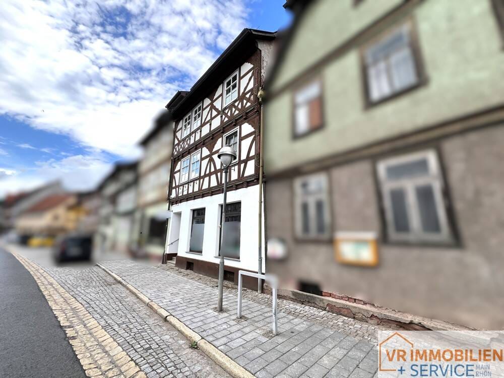 Immobilie in Wasungen - Kapitalanlage mit Perspektive: Denkmalgeschütztes Wohn- und Geschäftshaus mit solider Mieteinnahme in 98634 Wasungen! - Bild 1