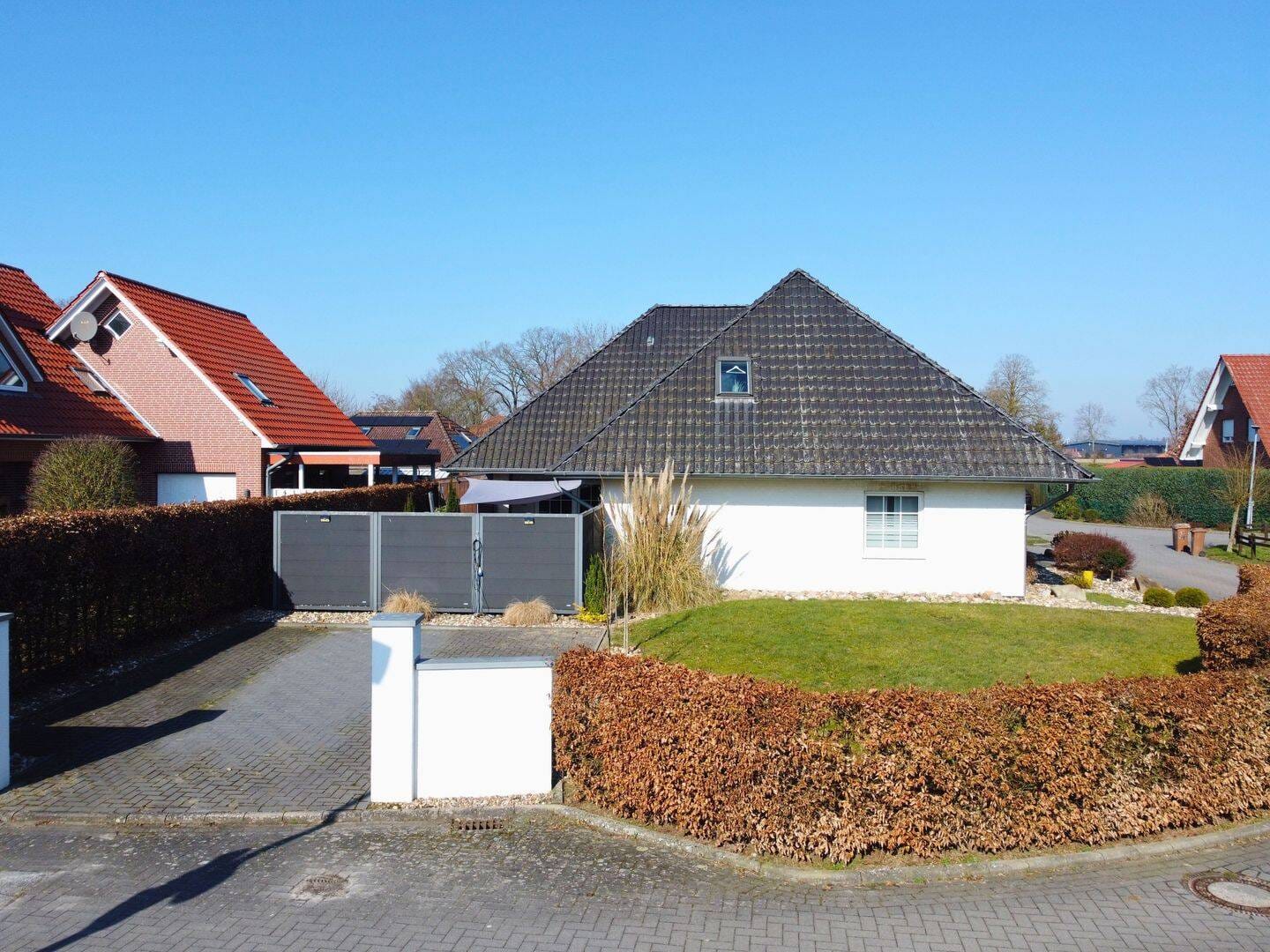 Immobilie in Lastrup - Gepflegtes Ein-/Zweifamilienhaus in ruhiger Siedlungslage von Lastrup - Bild 2