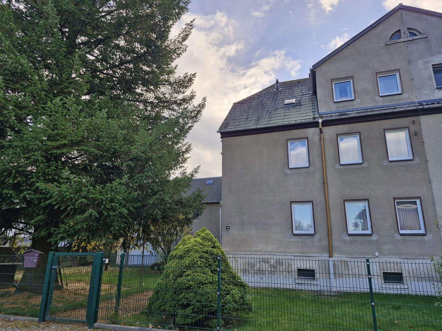 Immobilie in Pockau-Lengefeld - Großes Grundstück, ruhige Lage, viel Potenzial - Doppelhaushälfte in Pockau! - Bild 0