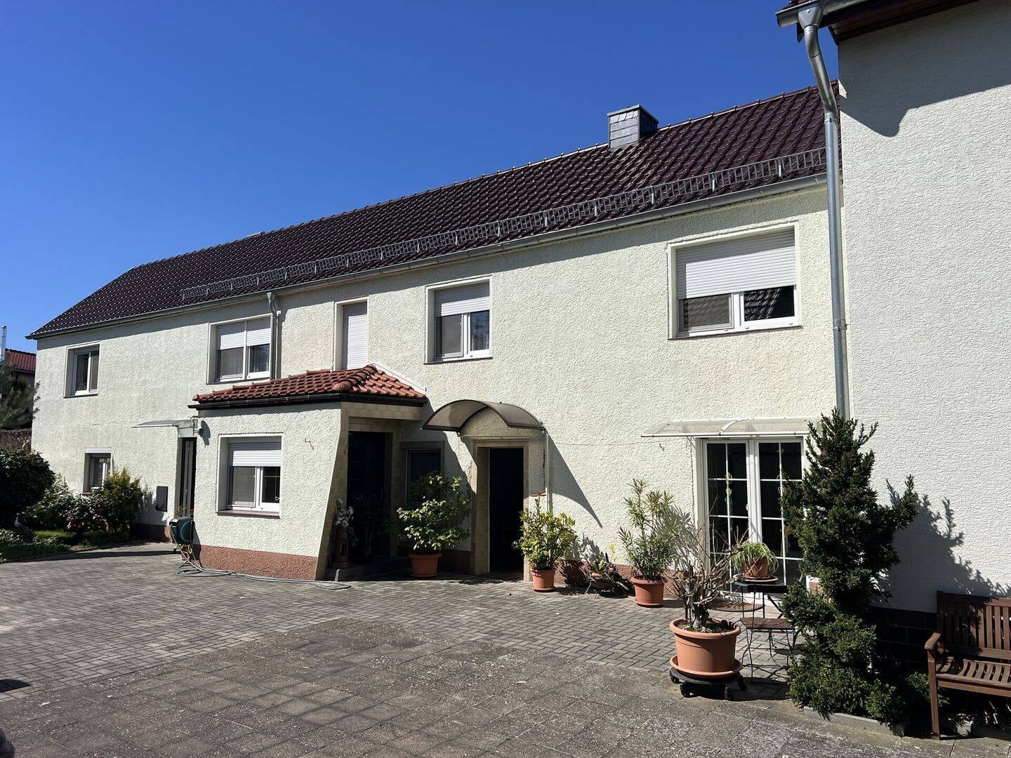 Immobilie in Gröden - Großes Wohnanwesen mit Haupthaus, Nebenwohnung, Nebengelass und Garagen - sofort beziehbar - Bild 1