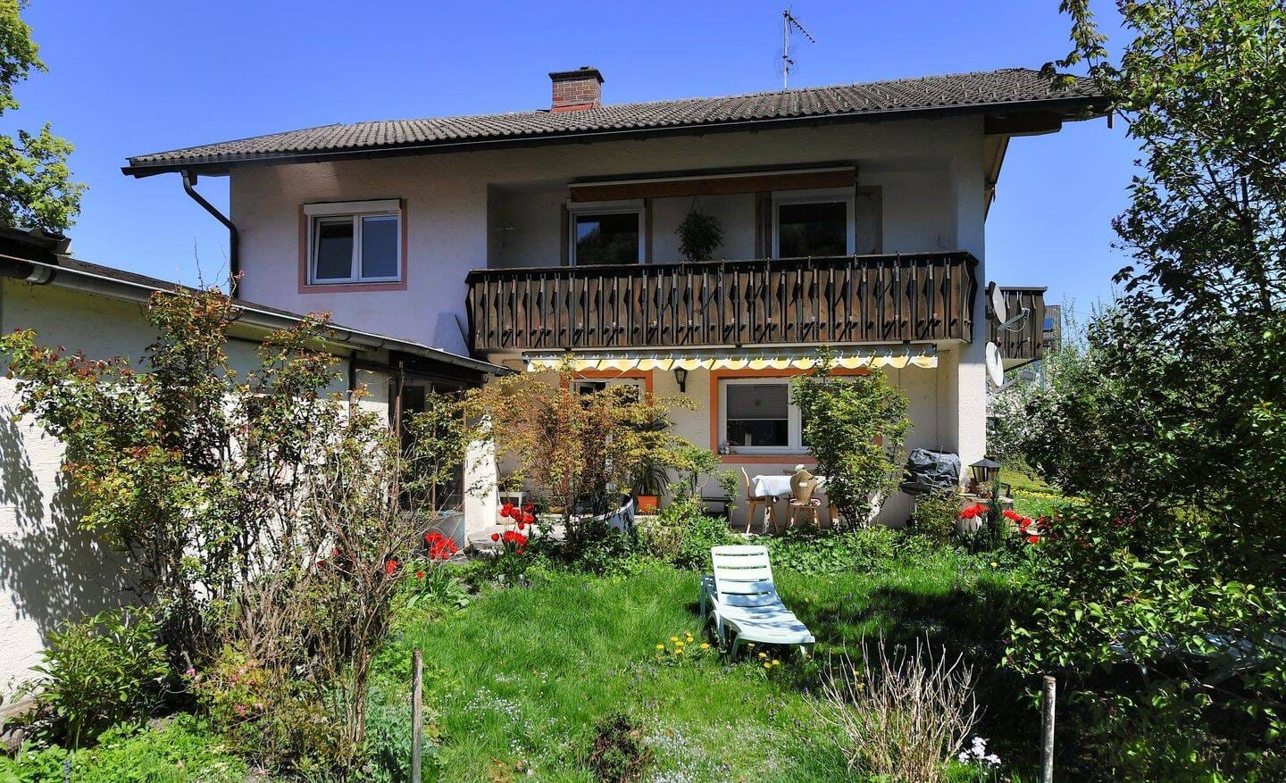 Immobilie in Kiefersfelden - Kiefersfelden, Bergblick: Einfamilienhaus "PLUS" - mehr Nutzungsmöglichkeiten als üblich - Bild 0