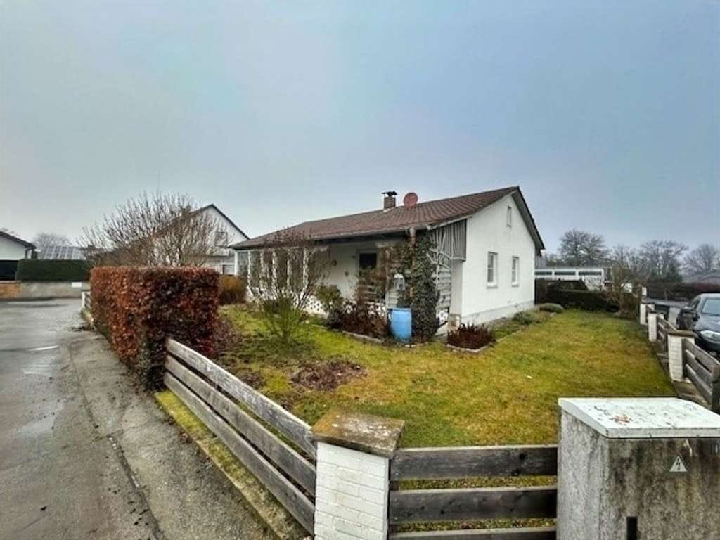 Immobilie in Buchhofen - Komfortables Zuhause mit Terrasse und Garten

 - Bild 1