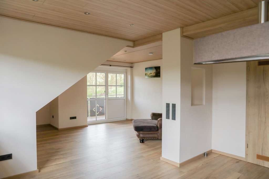 Immobilie in Neuhütten - Gepflegtes Zweifamilienhaus mit viel Platz im Grünen - Bild 2