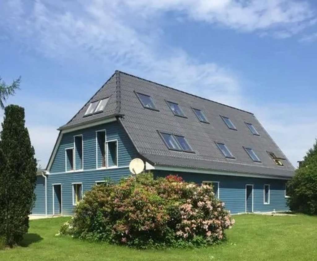 Immobilie in Klein Offenseth-Sparrieshoop - Exklusives Landhaus mit großer Scheune und viel Platz für Familie und Tiere - Bild 0
