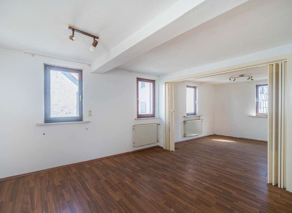 Immobilie in Karlstadt - Viel Platz für Ihre Ideen – EFH mit Nebenhaus, Scheune und Ladenlokal in Karlstadt-Gambach z.vk. - Bild 4