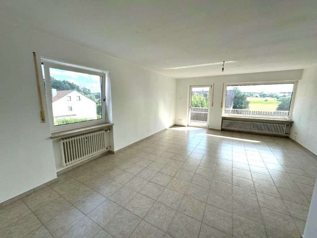 Immobilie in Erdweg - Im S-Bahn Bereich des Landkreises Dachau sehr schön gelegen, mit herrlichem Weitblick! 1. OG in einem Dreifamilienhaus - Bild 1
